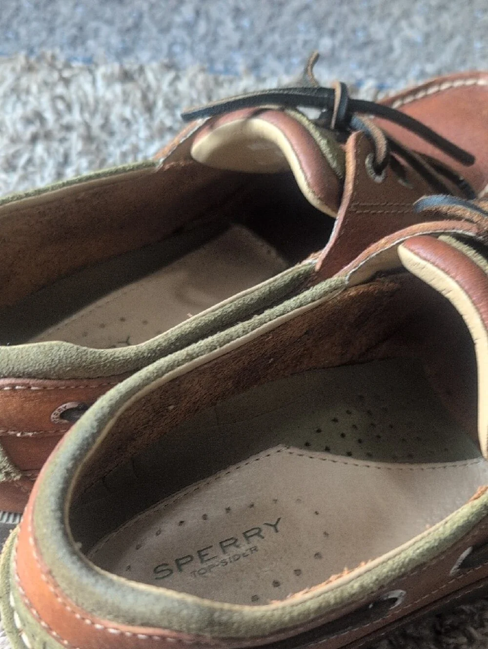 Sperry leather boat